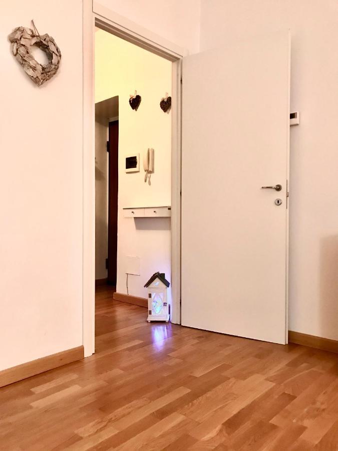 Portatorre Suite, A Charming Apartment In The Heart Of Como, Free Private Parking, Air Conditioning & More! ภายนอก รูปภาพ