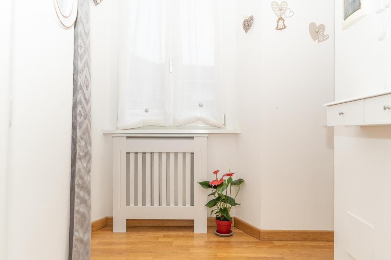 Portatorre Suite, A Charming Apartment In The Heart Of Como, Free Private Parking, Air Conditioning & More! ภายนอก รูปภาพ