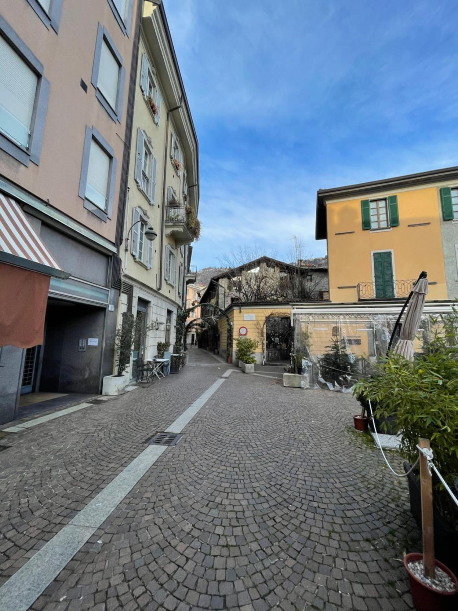 Portatorre Suite, A Charming Apartment In The Heart Of Como, Free Private Parking, Air Conditioning & More! ภายนอก รูปภาพ